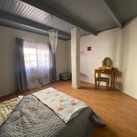 La Cigale بيت ضيافة Annot