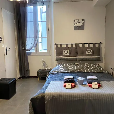 بيت ضيافة La Cigale Annot